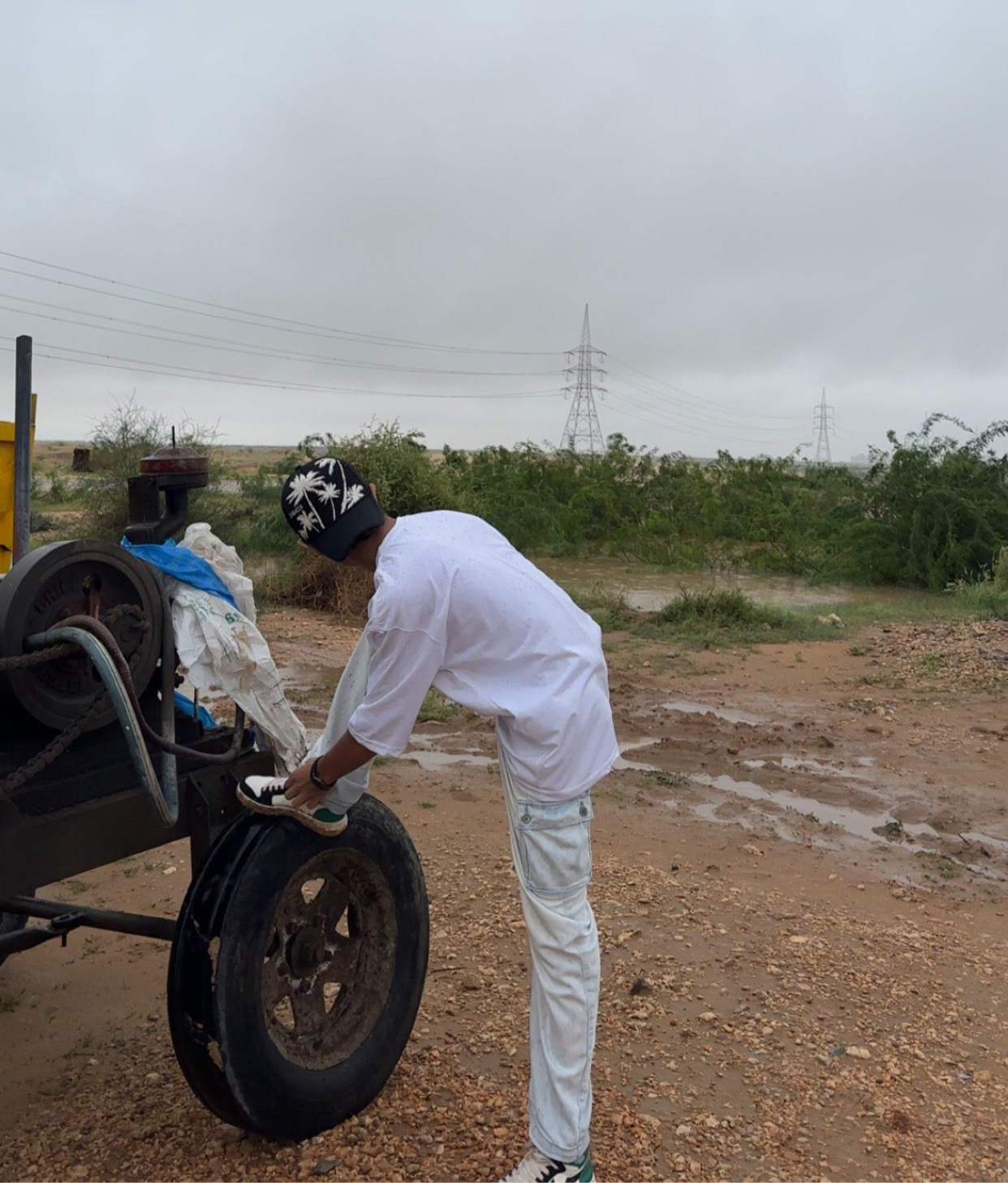 Plain Tee (Drop shoulder) White/Black
